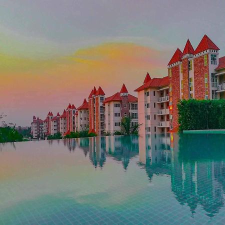 Happy City Golf & Resort Chiang Rai Buitenkant foto