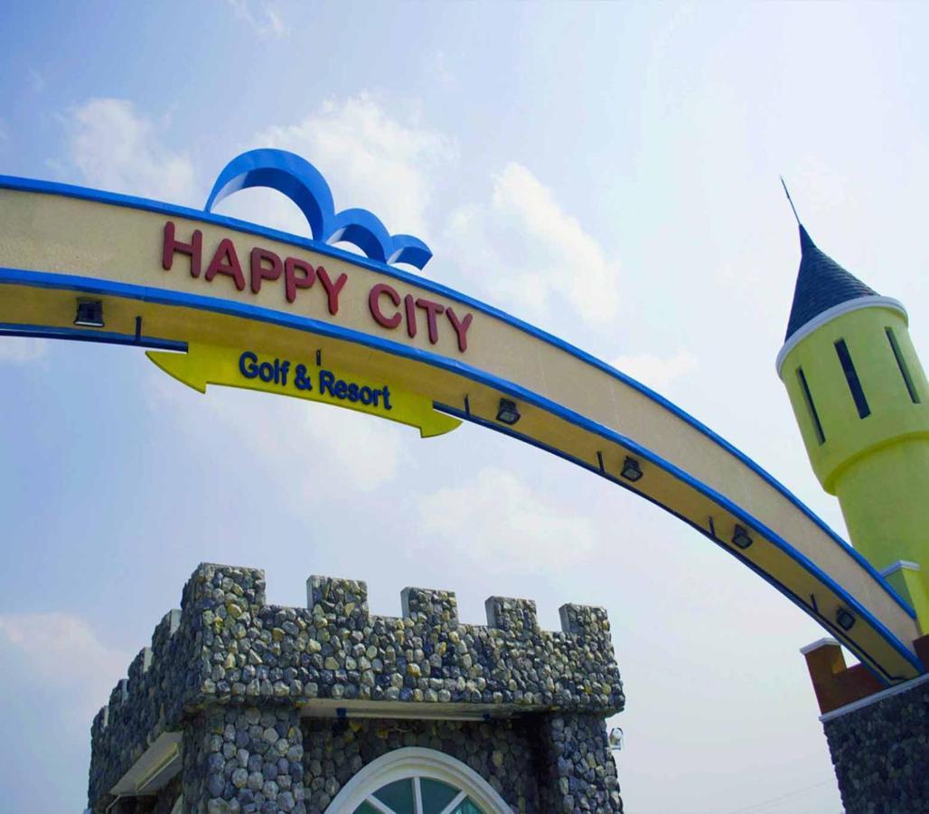 Happy City Golf & Resort Chiang Rai Buitenkant foto