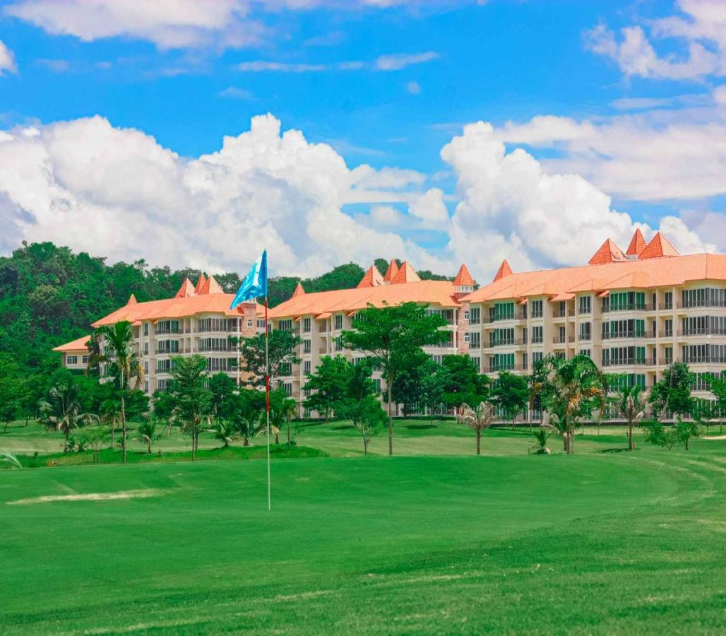 Happy City Golf & Resort Chiang Rai Buitenkant foto