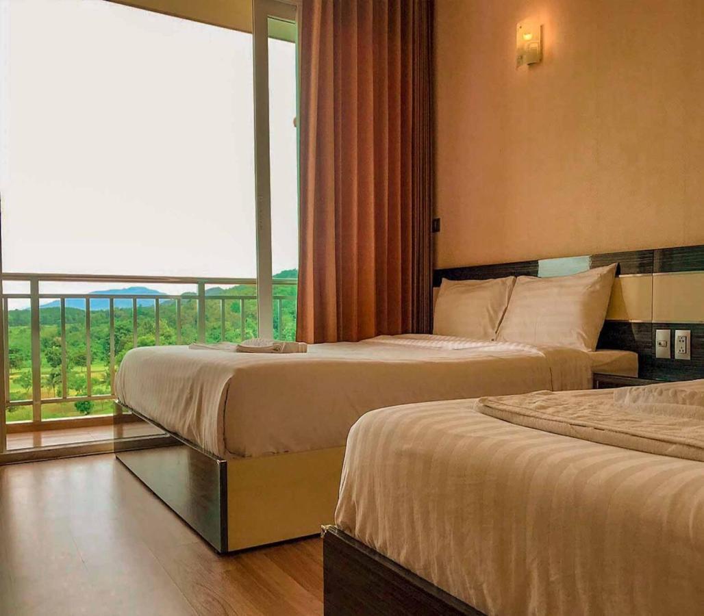 Happy City Golf & Resort Chiang Rai Buitenkant foto