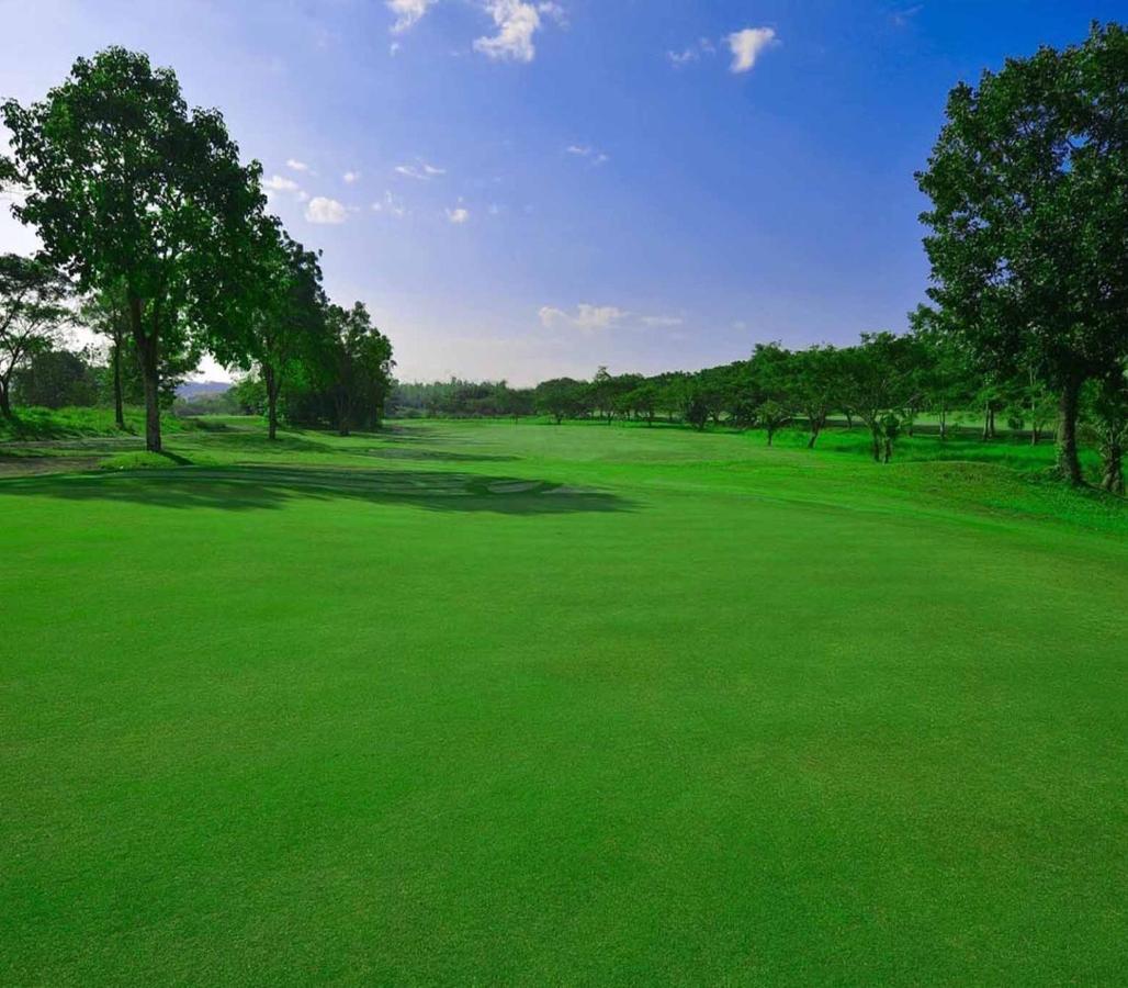 Happy City Golf & Resort Chiang Rai Buitenkant foto