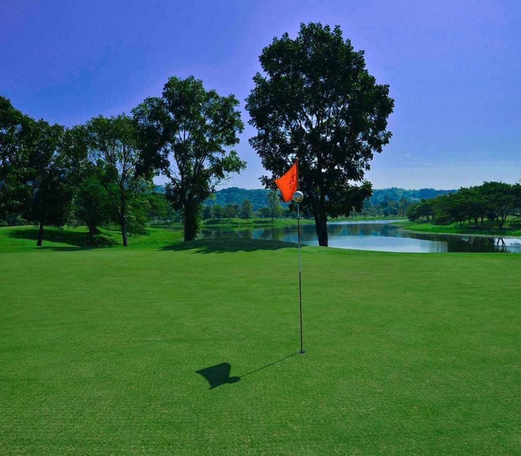 Happy City Golf & Resort Chiang Rai Buitenkant foto