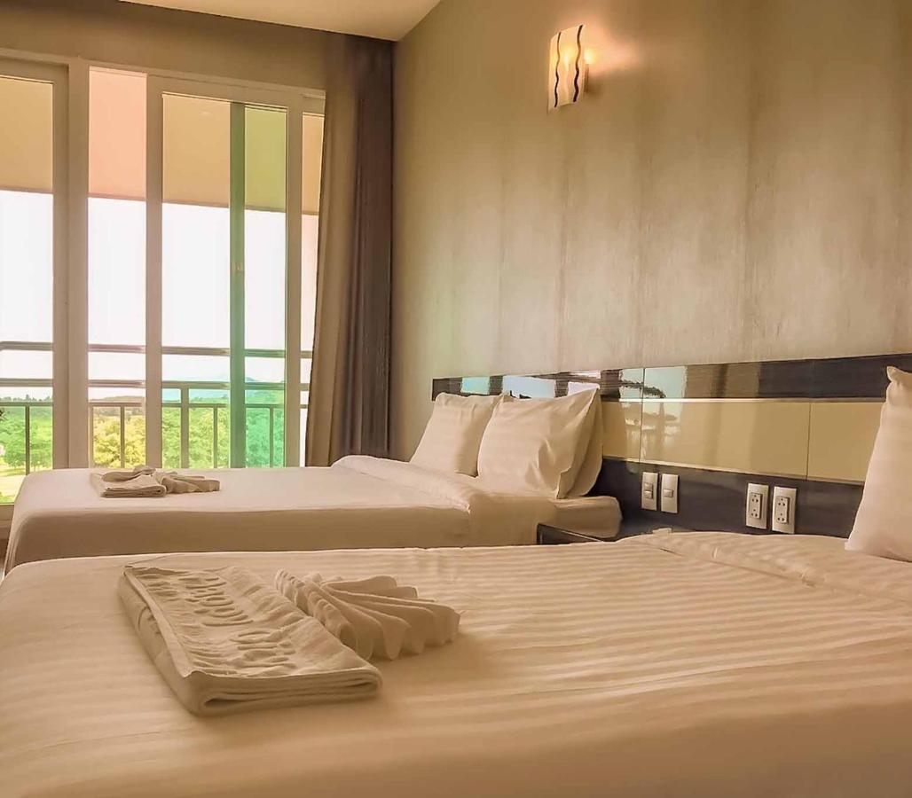 Happy City Golf & Resort Chiang Rai Buitenkant foto