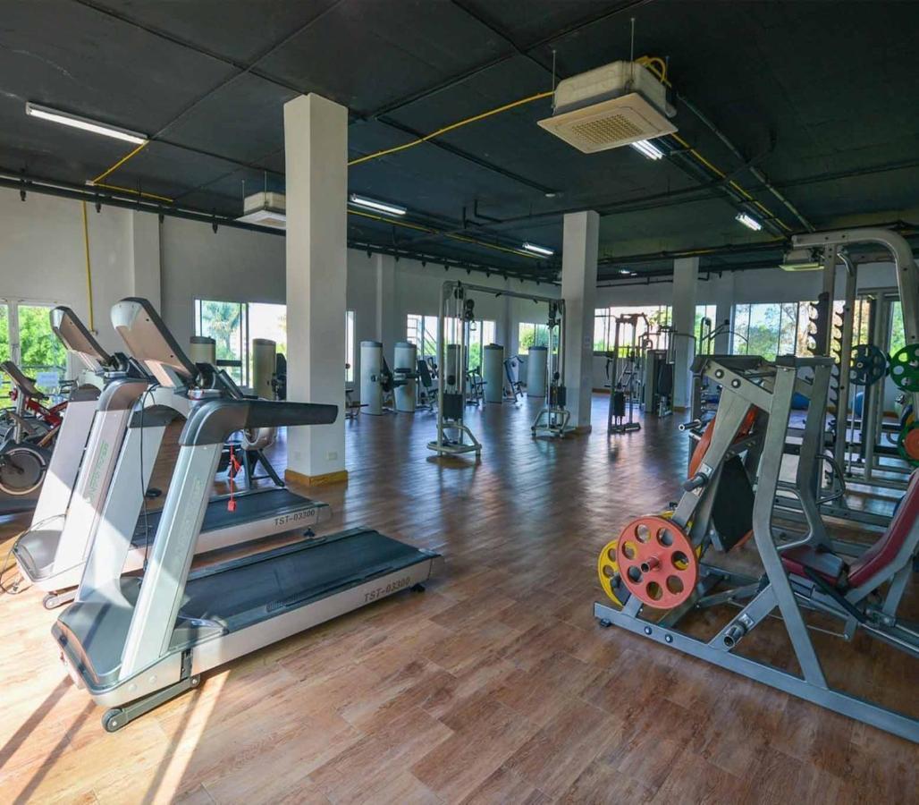 Happy City Golf & Resort Chiang Rai Buitenkant foto