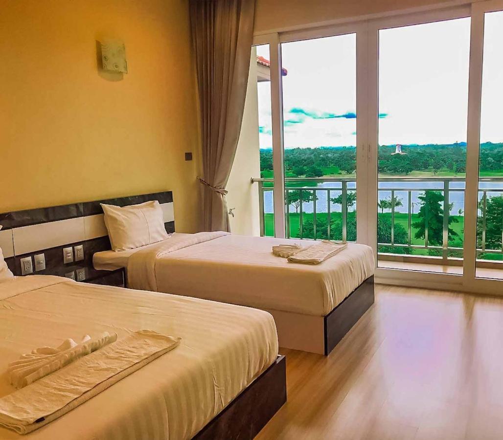 Happy City Golf & Resort Chiang Rai Buitenkant foto